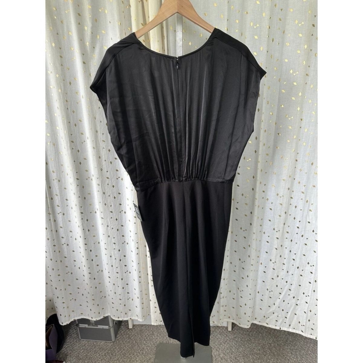 Express Size L Plunge Black Cocktail Dress on Queenly