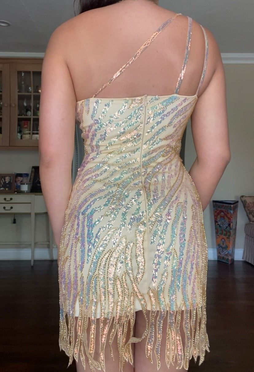 Size 6 Prom One Shoulder Nude Cocktail Dress on Queenly