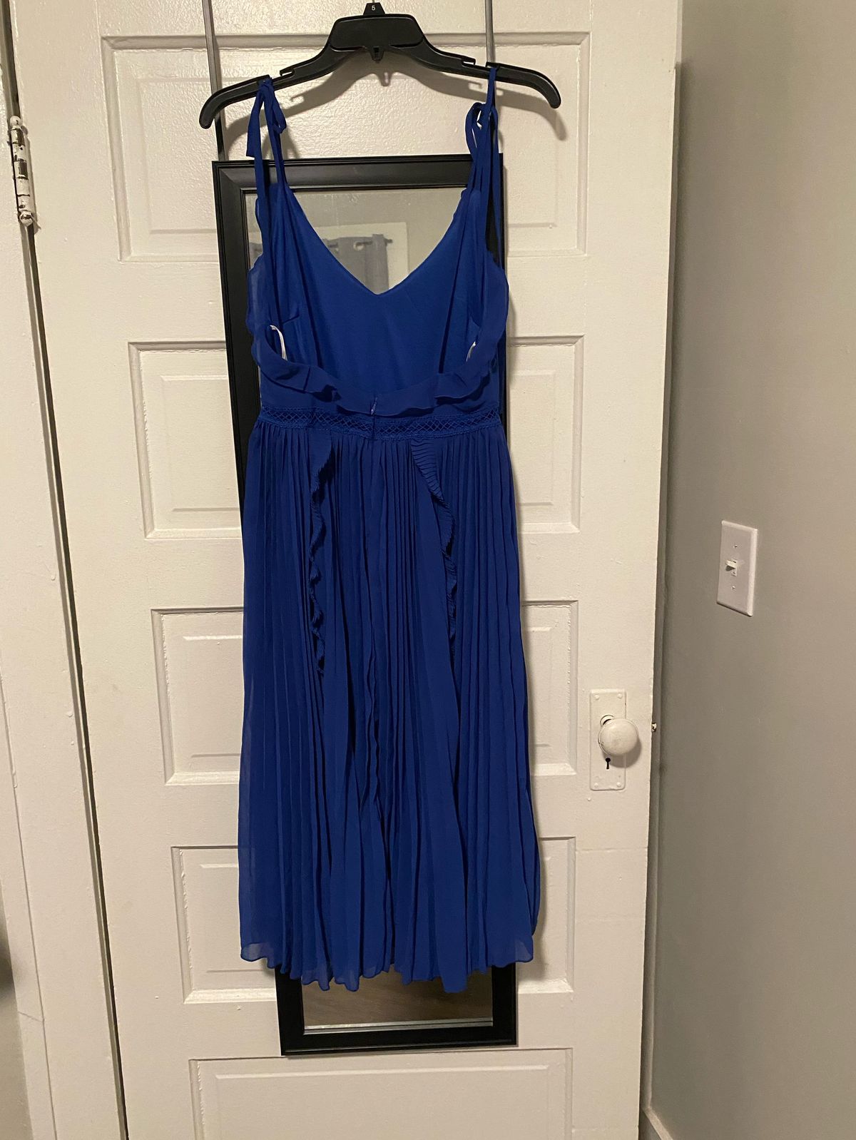 Style 1684276 Lulus Size S Plunge Blue Cocktail Dress on Queenly