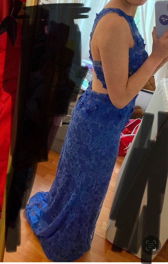 Size 2 Prom Royal Blue A-line Dress on Queenly