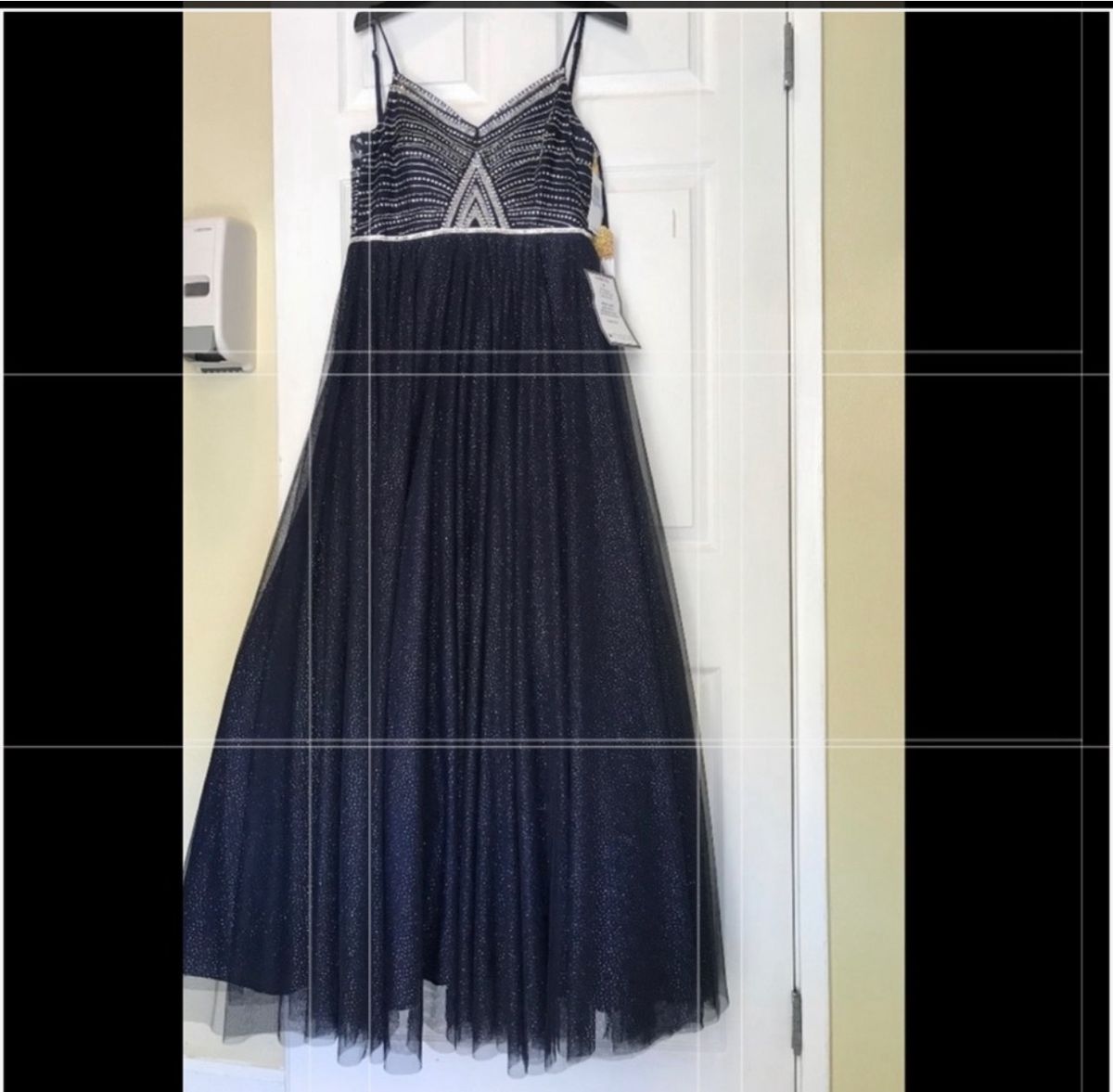 Tic say yes Size 6 Plunge Blue Ball Gown on Queenly