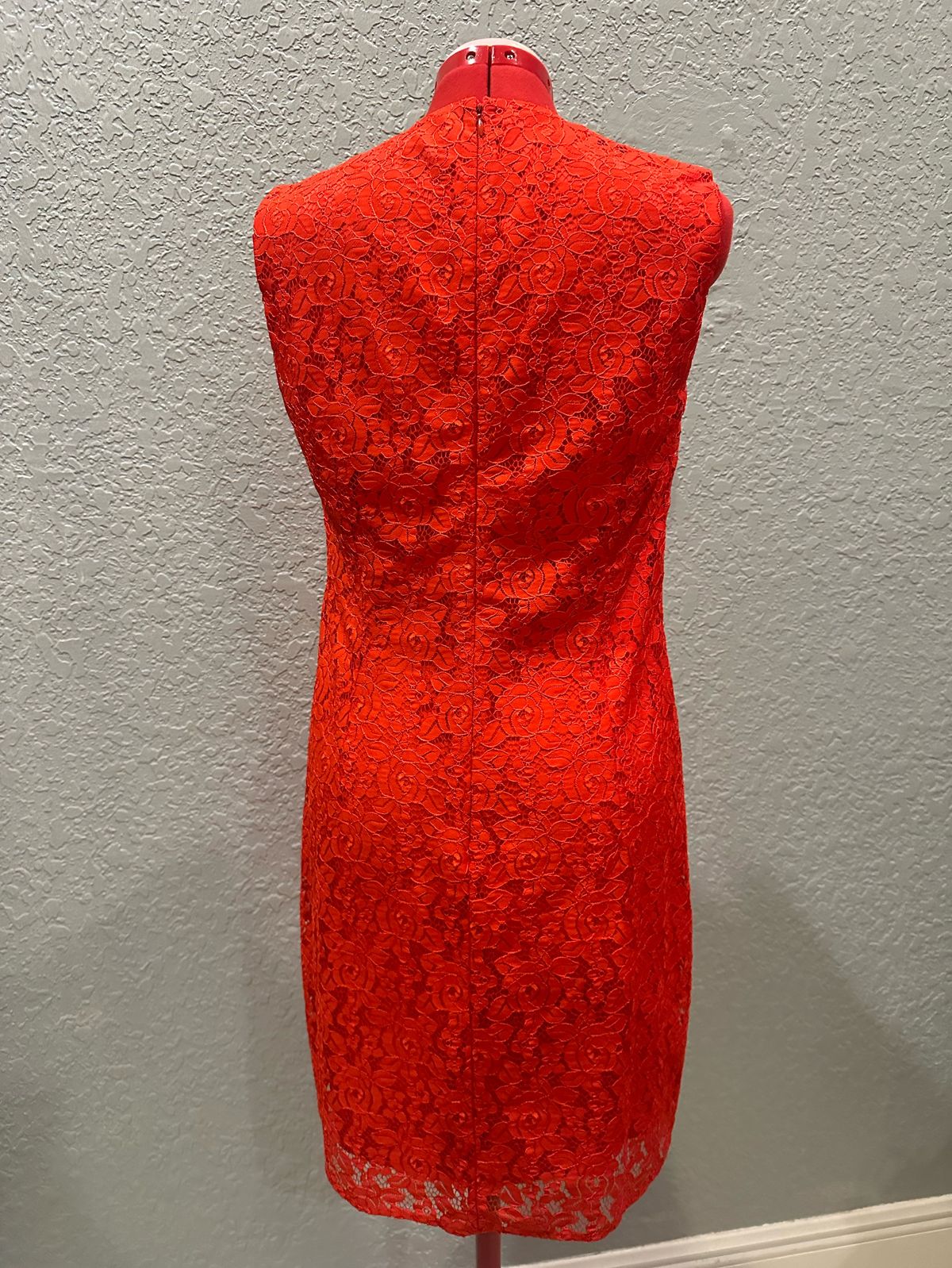 Diane Von Furstenberg Size 12 High Neck Red Cocktail Dress on Queenly