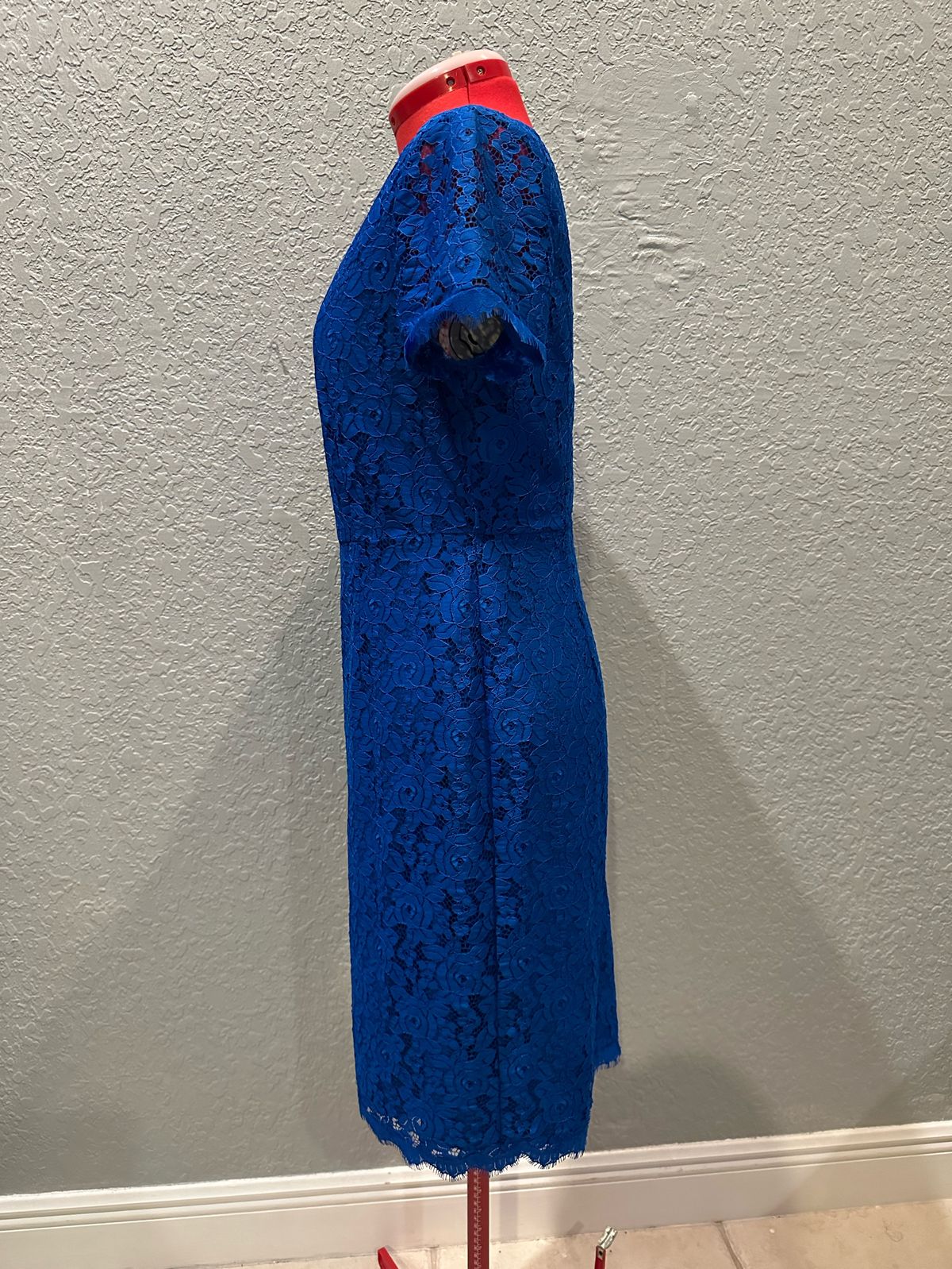 Diane Von Furstenberg Size 8 High Neck Blue Cocktail Dress on Queenly
