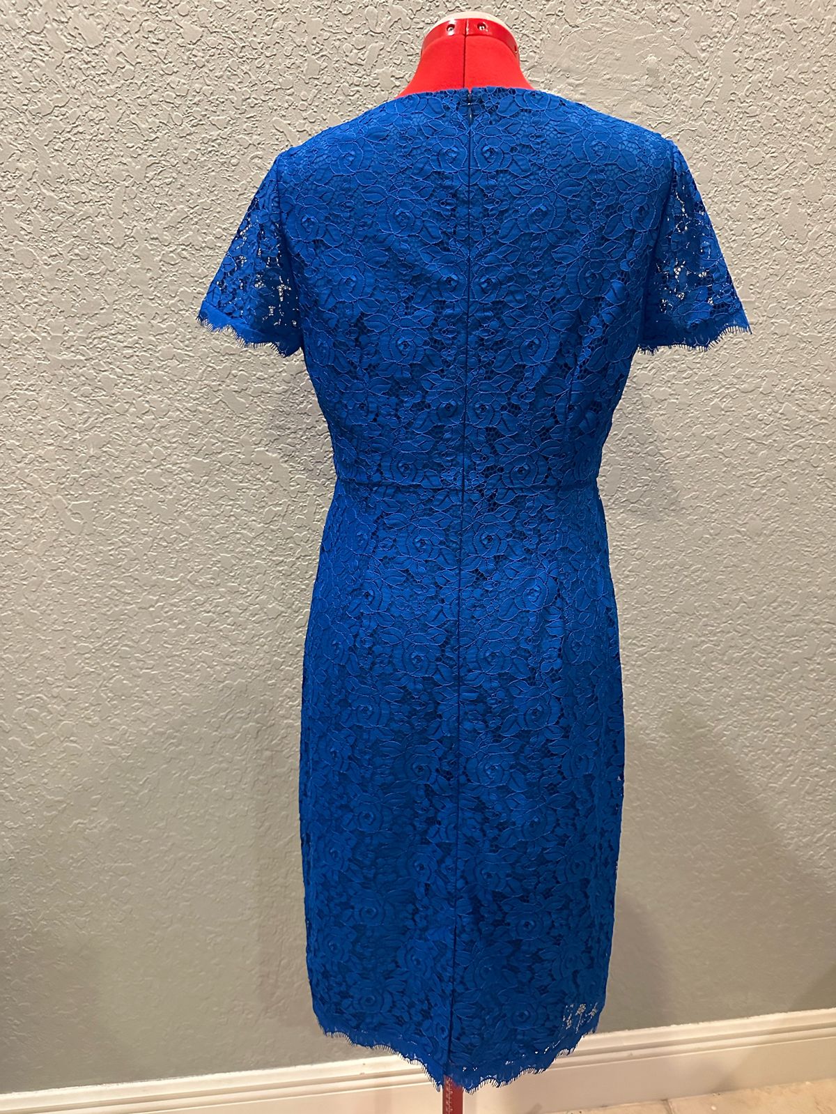 Diane Von Furstenberg Size 8 High Neck Blue Cocktail Dress on Queenly