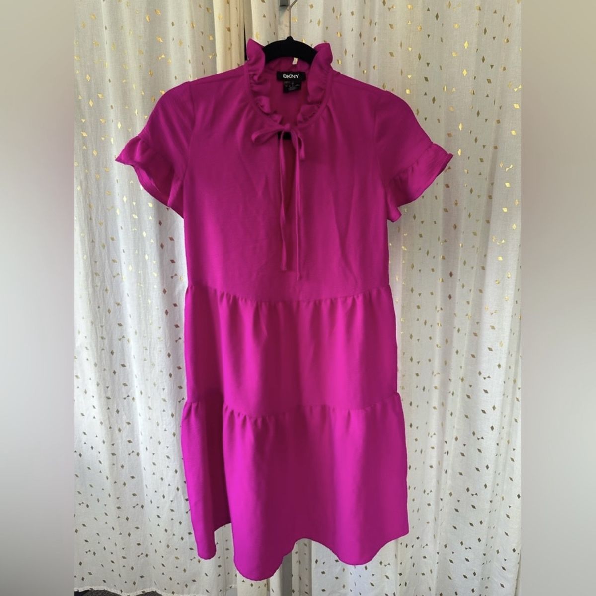 DKNY Size 0 Cap Sleeve Pink Cocktail Dress on Queenly
