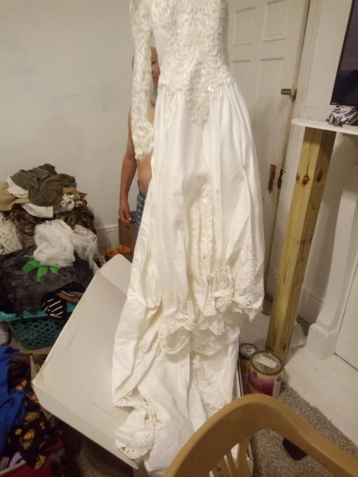 Alfred Angelo  Size 6 White Ball Gown on Queenly