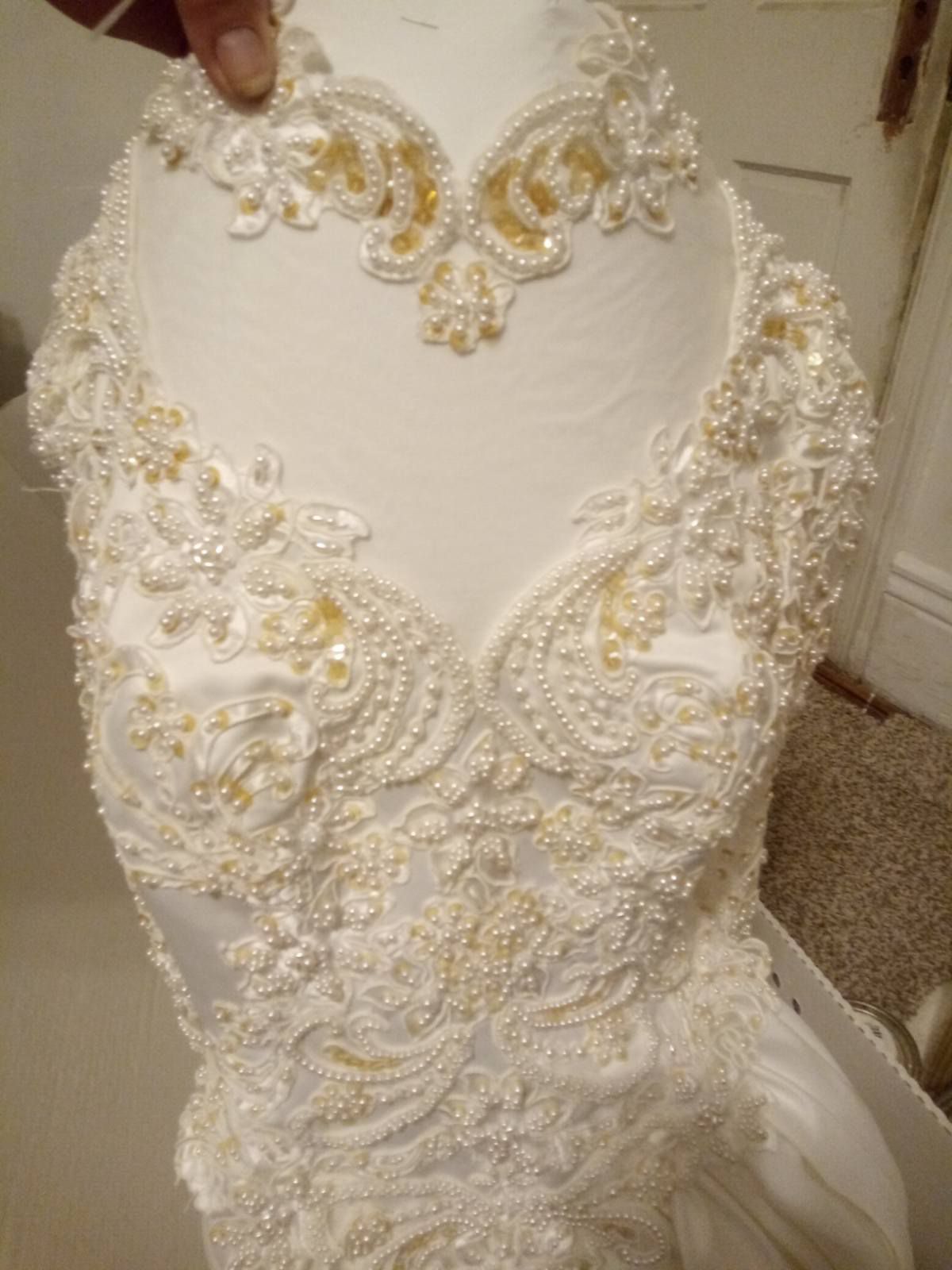 Alfred Angelo  Size 6 White Ball Gown on Queenly