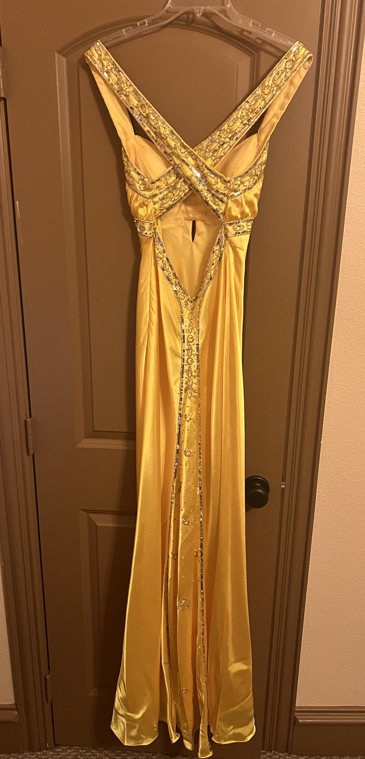 Adrianna Papell Size 6 Prom Yellow Floor Length Maxi on Queenly