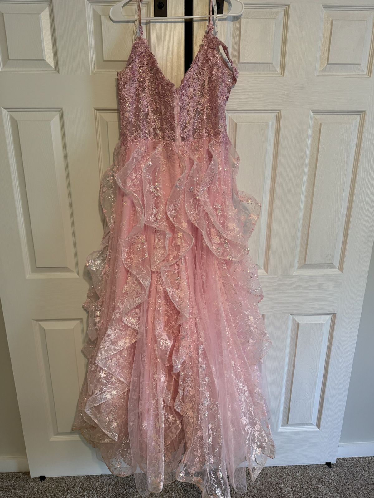 Ellie Wilde Size 12 Prom Plunge Lace Pink Ball Gown on Queenly