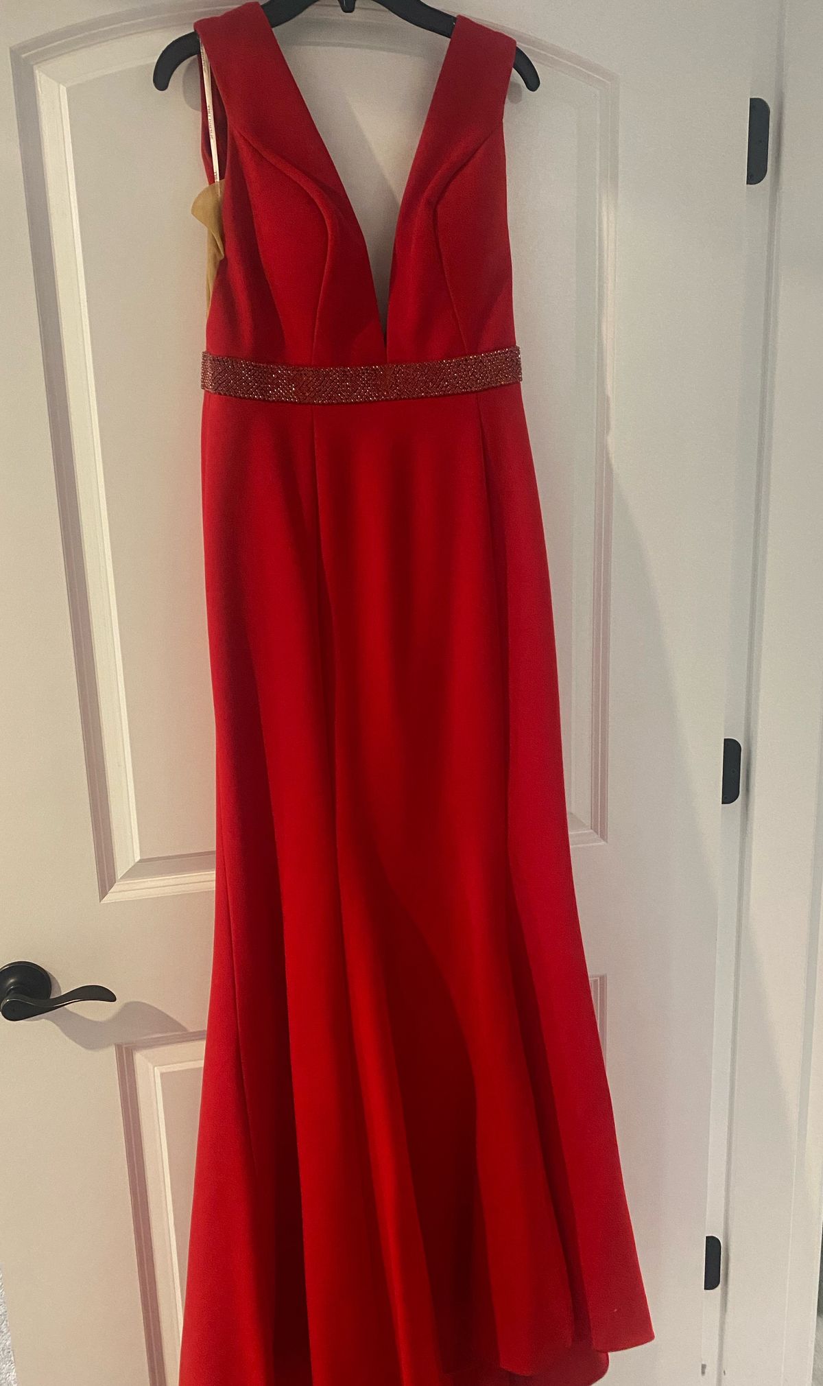 Sherri Hill Size 10 Prom Plunge Red Mermaid Dress on Queenly