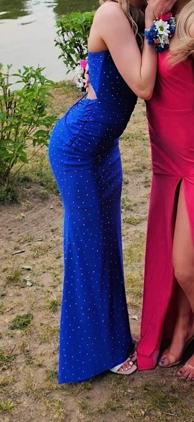 Size 0 Prom Plunge Royal Blue Mermaid Dress on Queenly