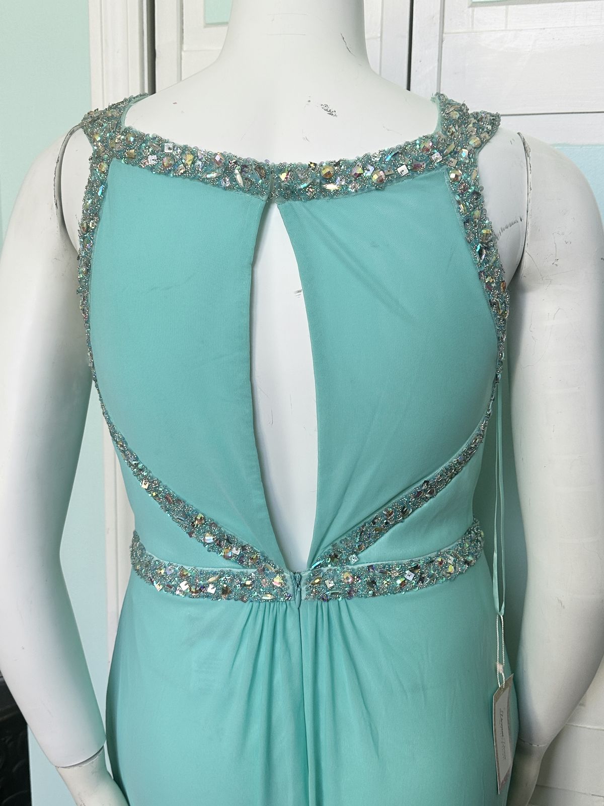Style 9369 Faviana Size 14 Prom Plunge Green A-line Dress on Queenly