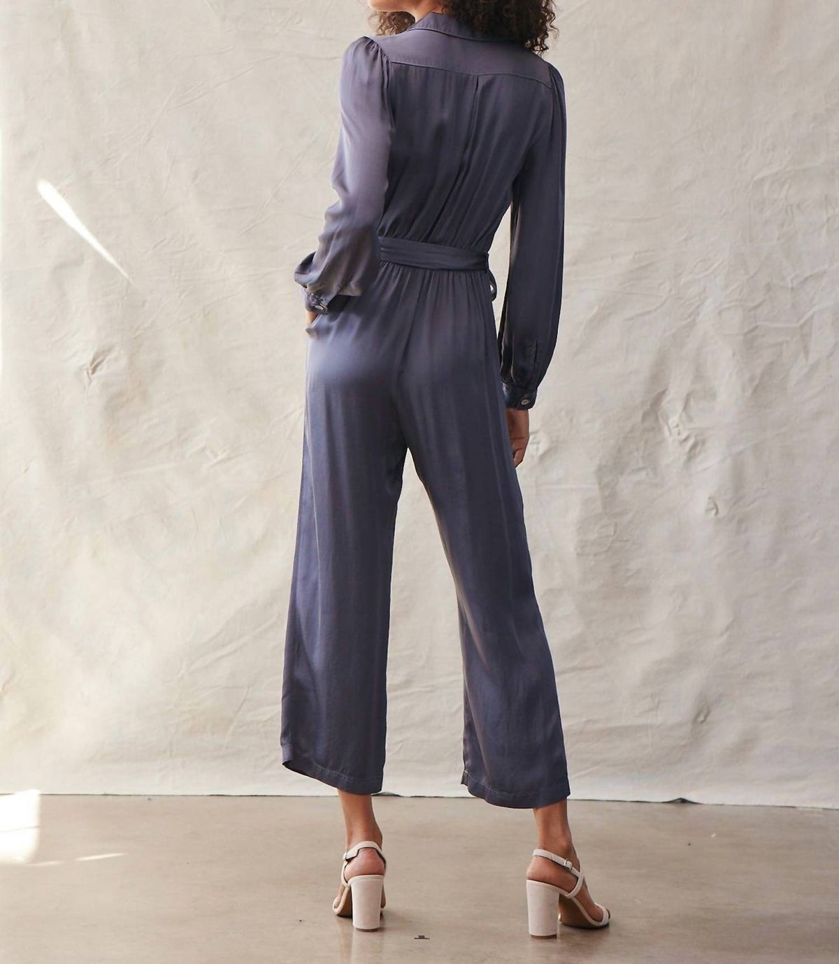 Style 1-3094002821-2901 Bella Dahl Size M Long Sleeve Gray Formal Jumpsuit on Queenly