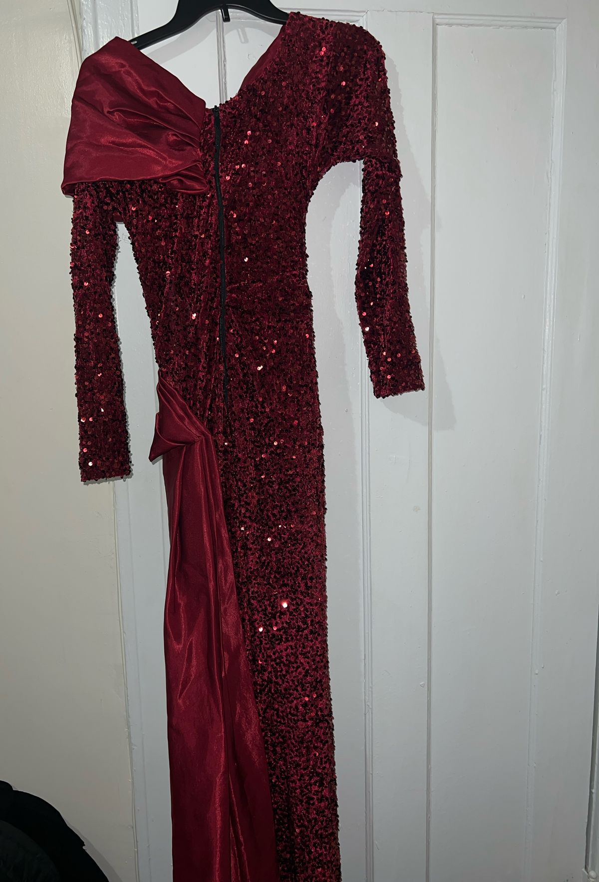 Size 4 Prom Long Sleeve Red Mermaid Dress on Queenly