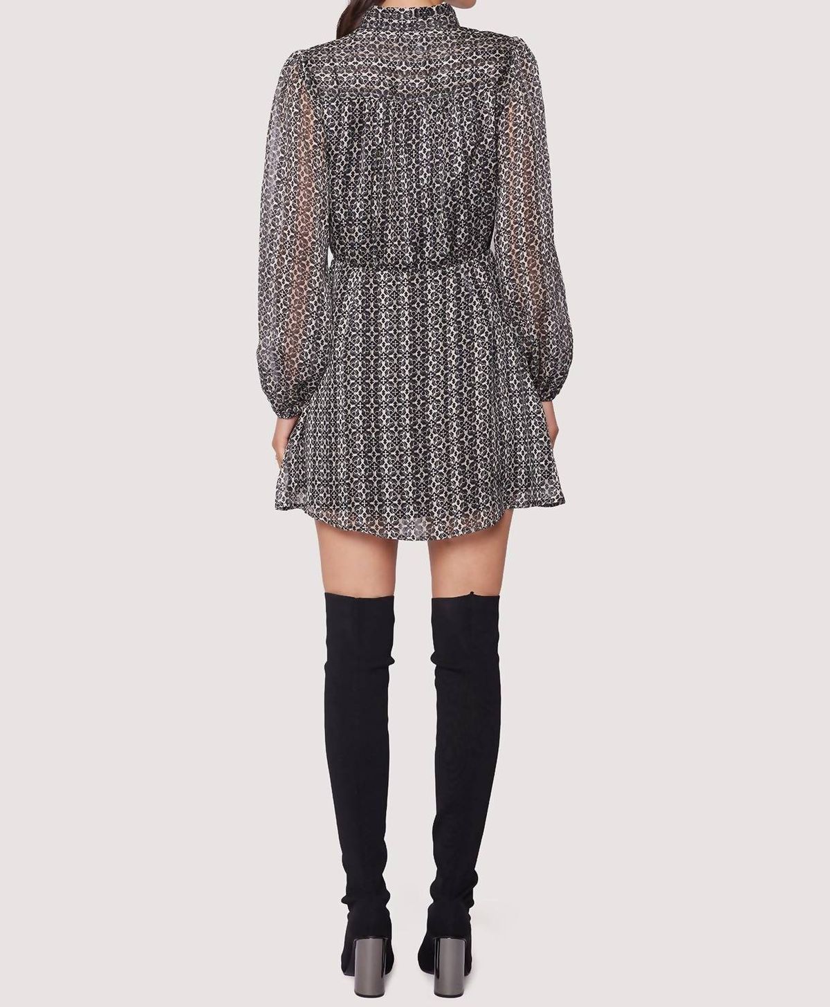 Style 1-148257121-2901 LOST + WANDER Size M Long Sleeve Black Cocktail Dress on Queenly