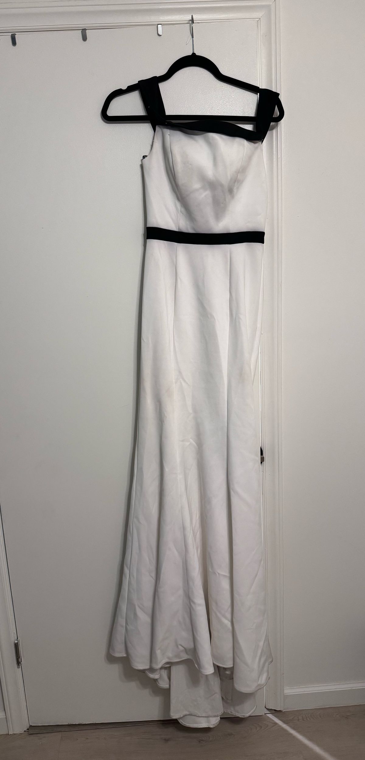 Lucci Lu Size 2 Prom Strapless White Floor Length Maxi on Queenly