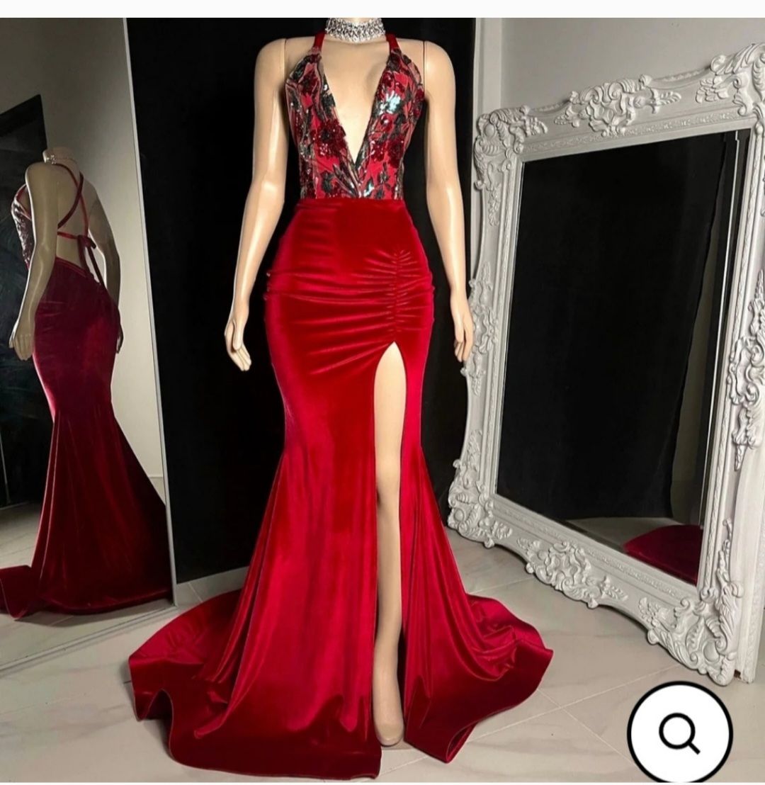 @lyniralabel  Size 2 Prom Red Mermaid Dress on Queenly