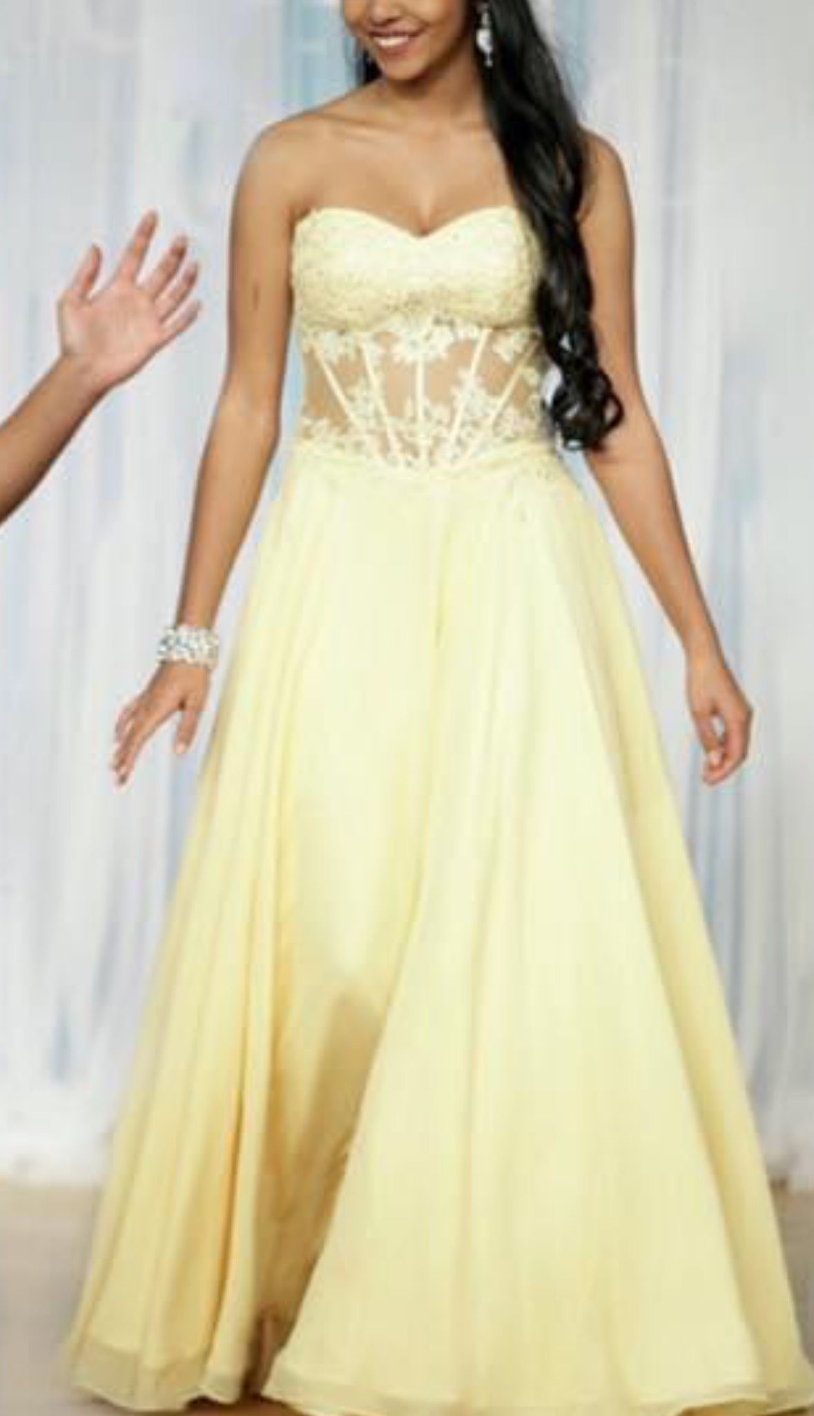 Camille La Vie Size 0 Prom Strapless Yellow A-line Dress on Queenly