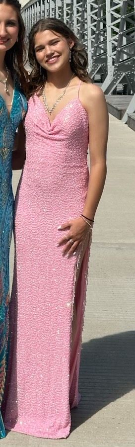 Size 0 Prom Plunge Pink A-line Dress on Queenly