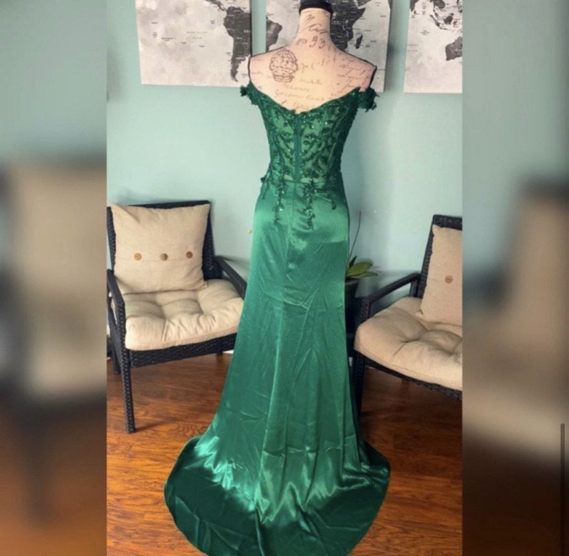 Size S Prom Off The Shoulder Lace Emerald Green Mermaid Dress on Queenly
