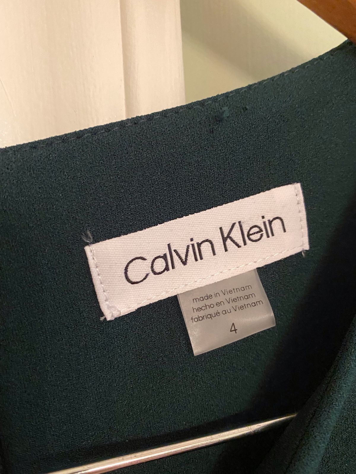 Calvin Klein Size 4 Prom Green Cocktail Dress on Queenly