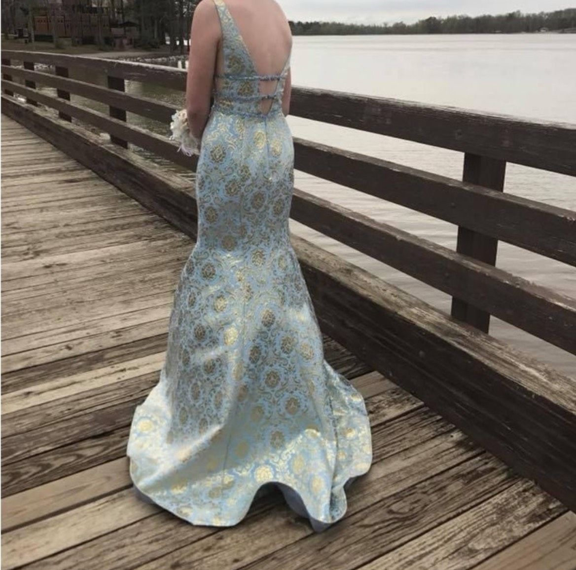 Size 2 Prom Plunge Blue Mermaid Dress on Queenly