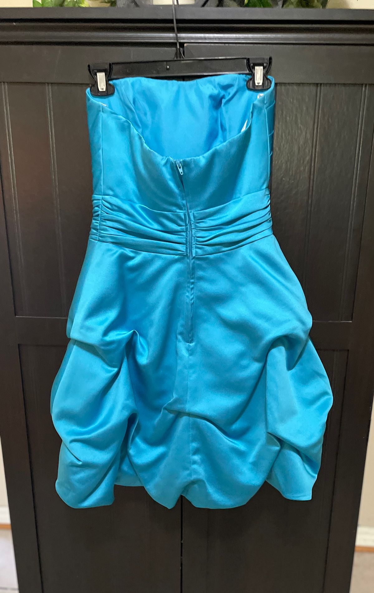 Size 2 Prom Strapless Blue Cocktail Dress on Queenly