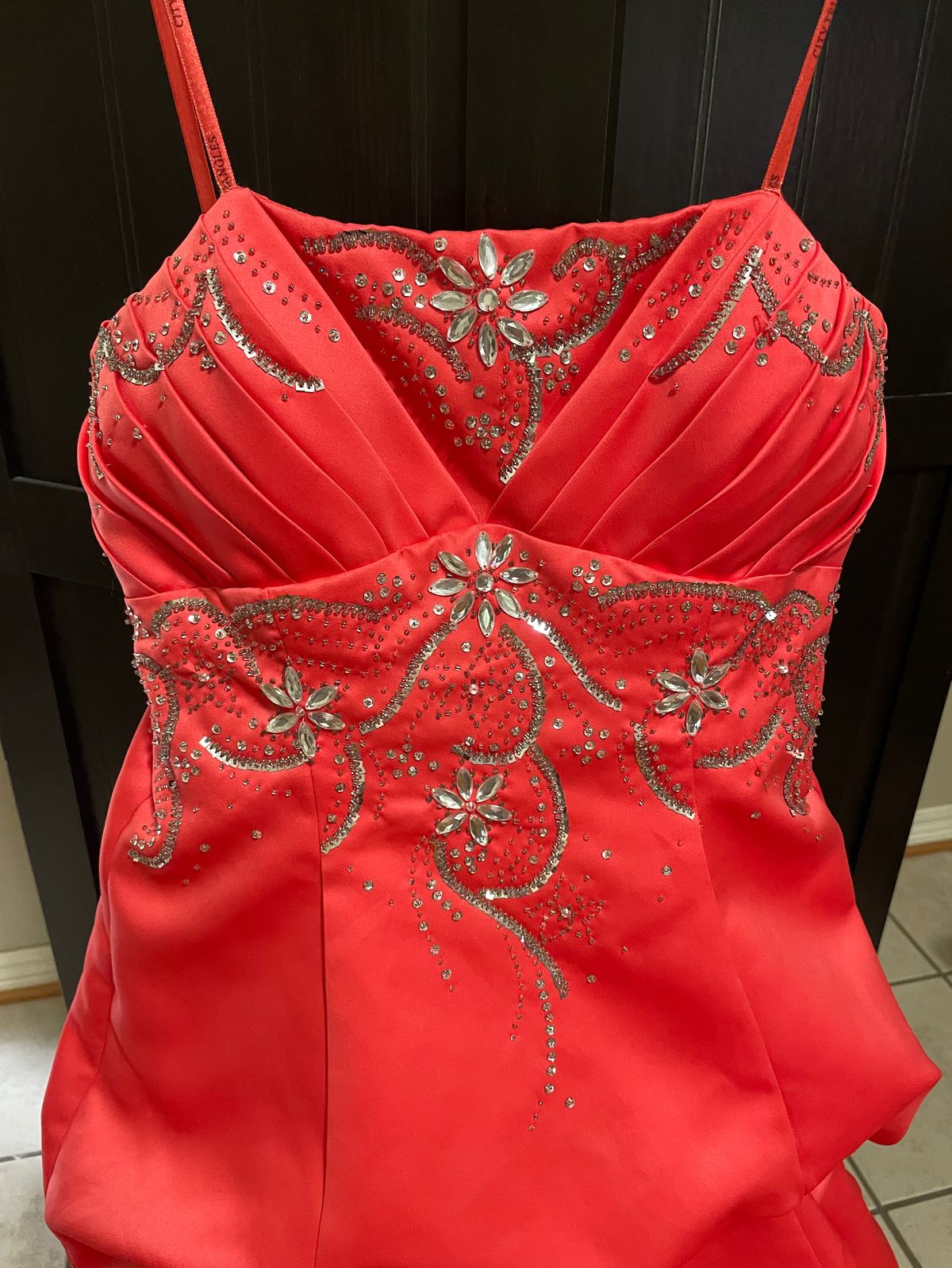 Size 8 Prom Coral A-line Dress on Queenly
