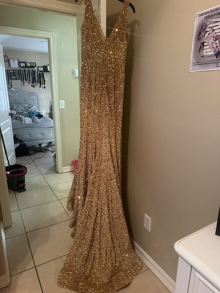 Size 2 Prom Plunge Gold Mermaid Dress on Queenly