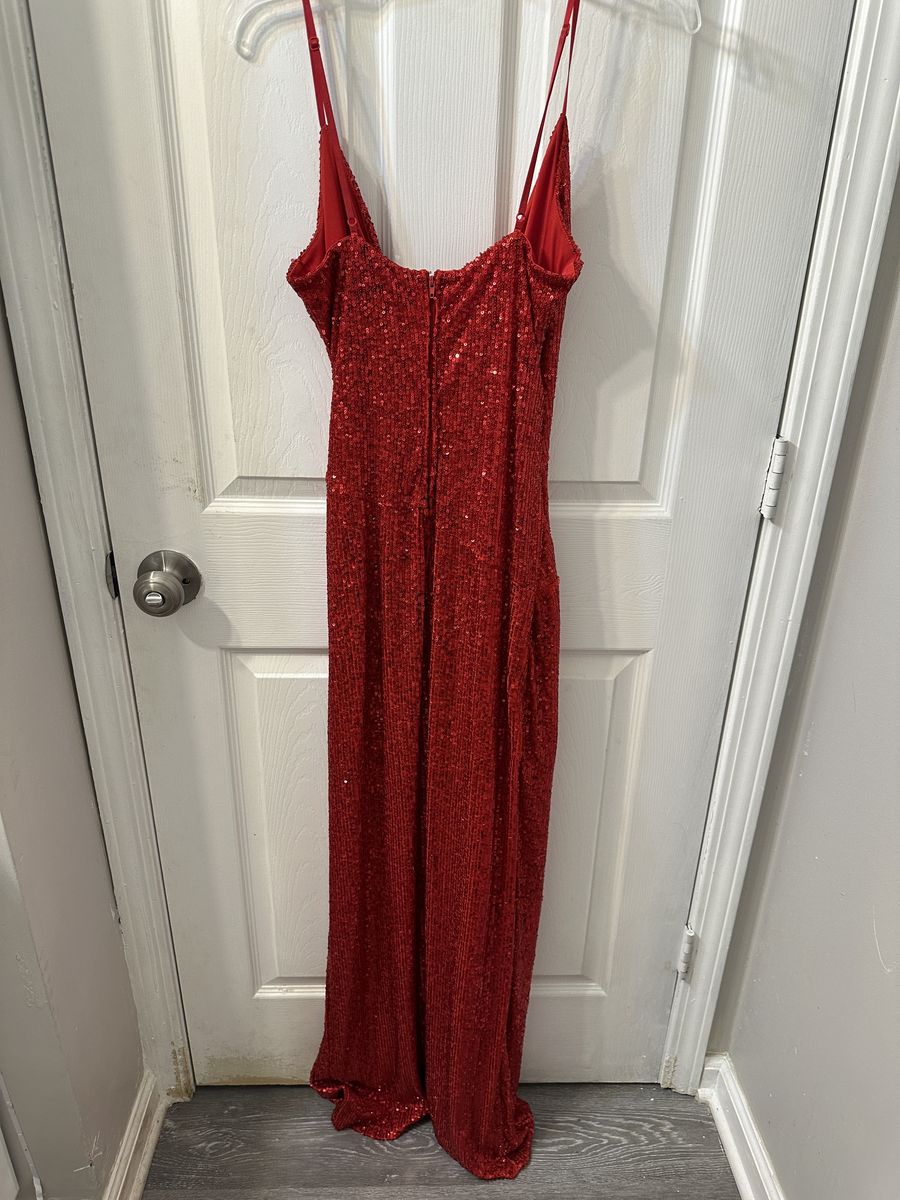 Windsor Size M Prom Plunge Red A-line Dress on Queenly