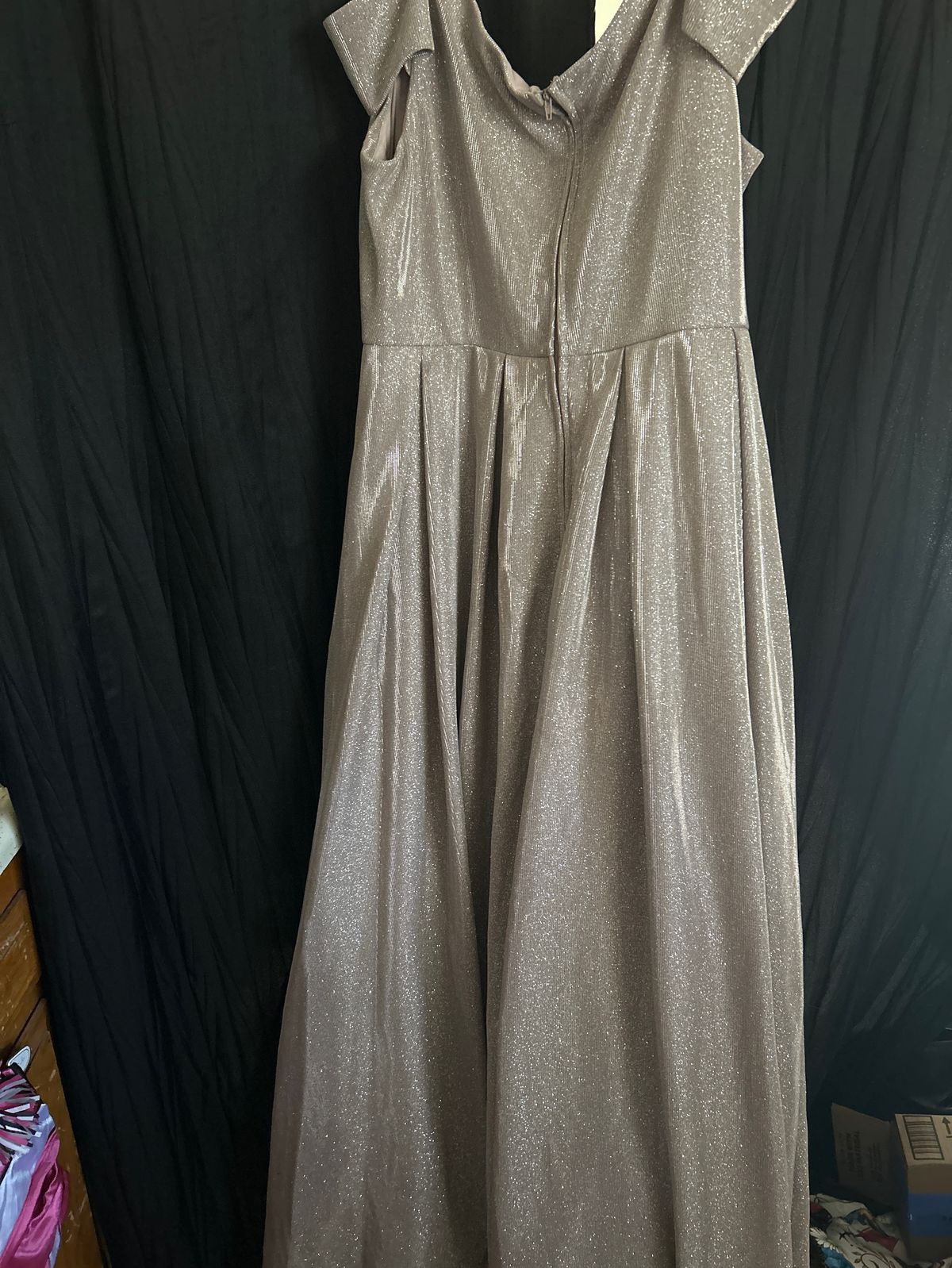 Plus Size 18 Prom Plunge Rose Gold Ball Gown on Queenly