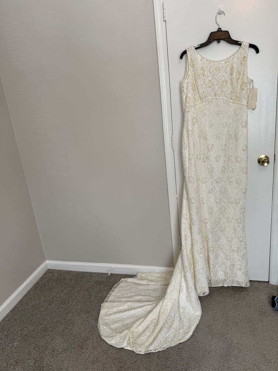 David's Bridal Plus Size 16 Lace Nude A-line Dress on Queenly