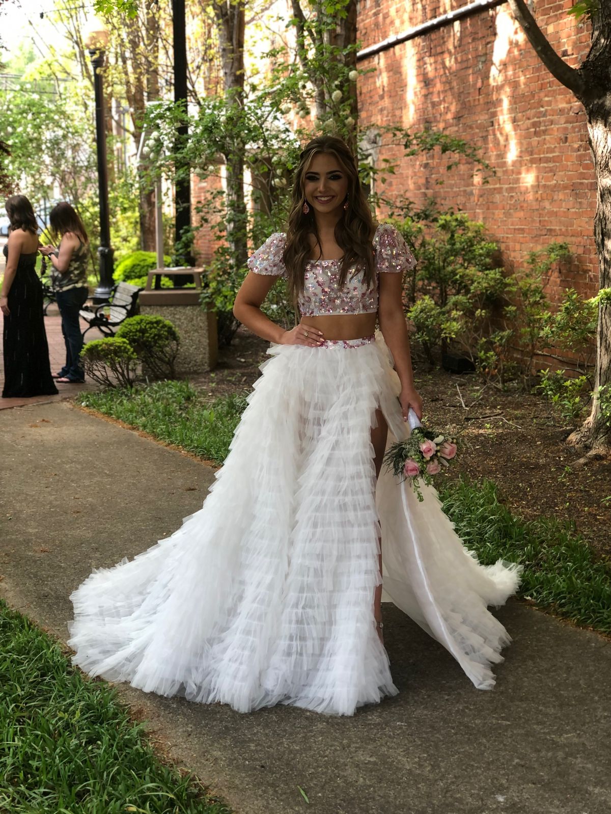 Sherri Hill Size 0 Prom Cap Sleeve Sequined White Ball Gown on Queenly