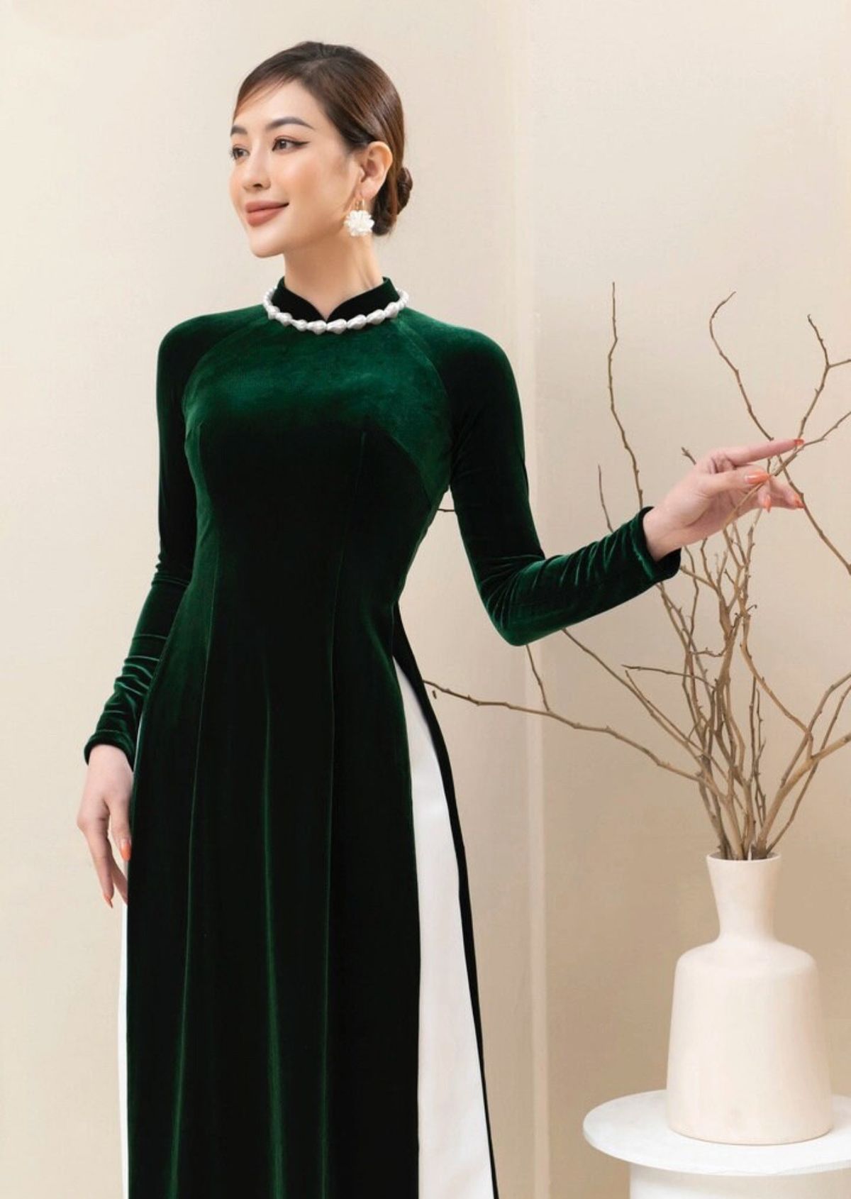Size 4 Bridesmaid Long Sleeve Velvet Emerald Green Floor Length Maxi on Queenly