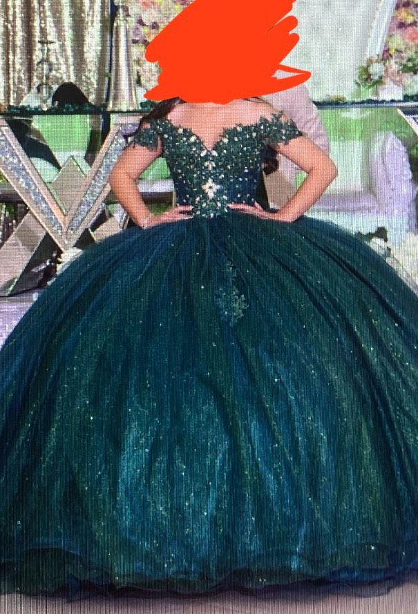 Size M Prom Off The Shoulder Sequined Green Dress With Train on Queenly