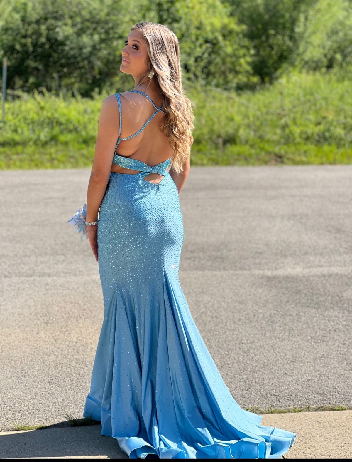 Size 6 Prom Plunge Sequined Blue Mermaid Dress on Queenly