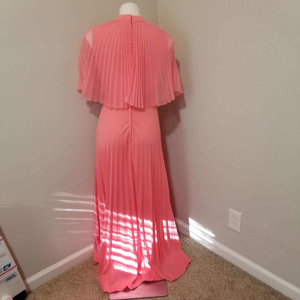 Style 70s Vintage Susan Wayne Size 6 Bridesmaid Cap Sleeve Coral A-line Dress on Queenly