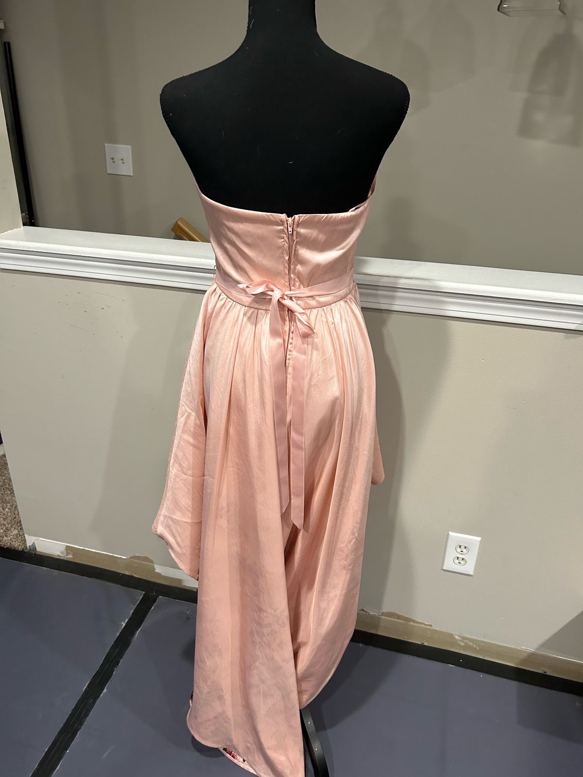 Size 4 Prom Strapless Floral Coral Cocktail Dress on Queenly