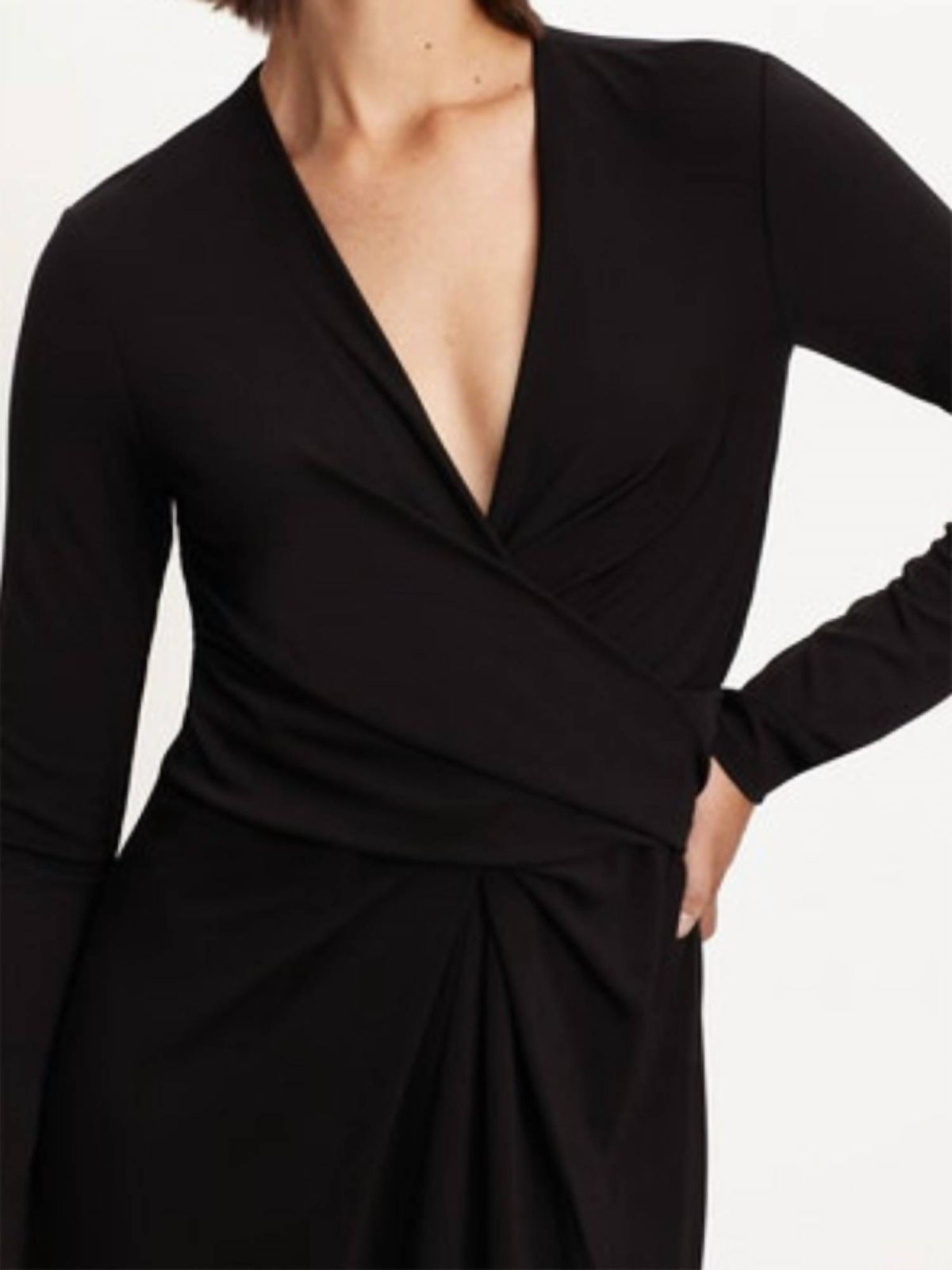 Style 1-3568371341-70 Velvet by Graham & Spencer Size XS Black Cocktail Dress on Queenly