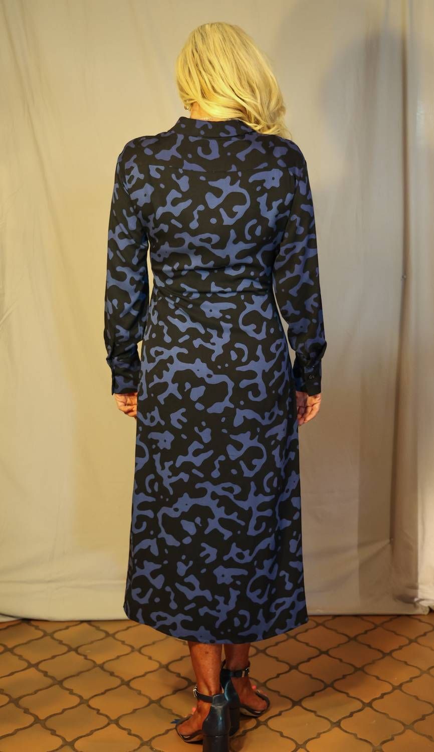 Style 1-3944367013-74 WILD PONY Size S Long Sleeve Floral Navy Blue Cocktail Dress on Queenly