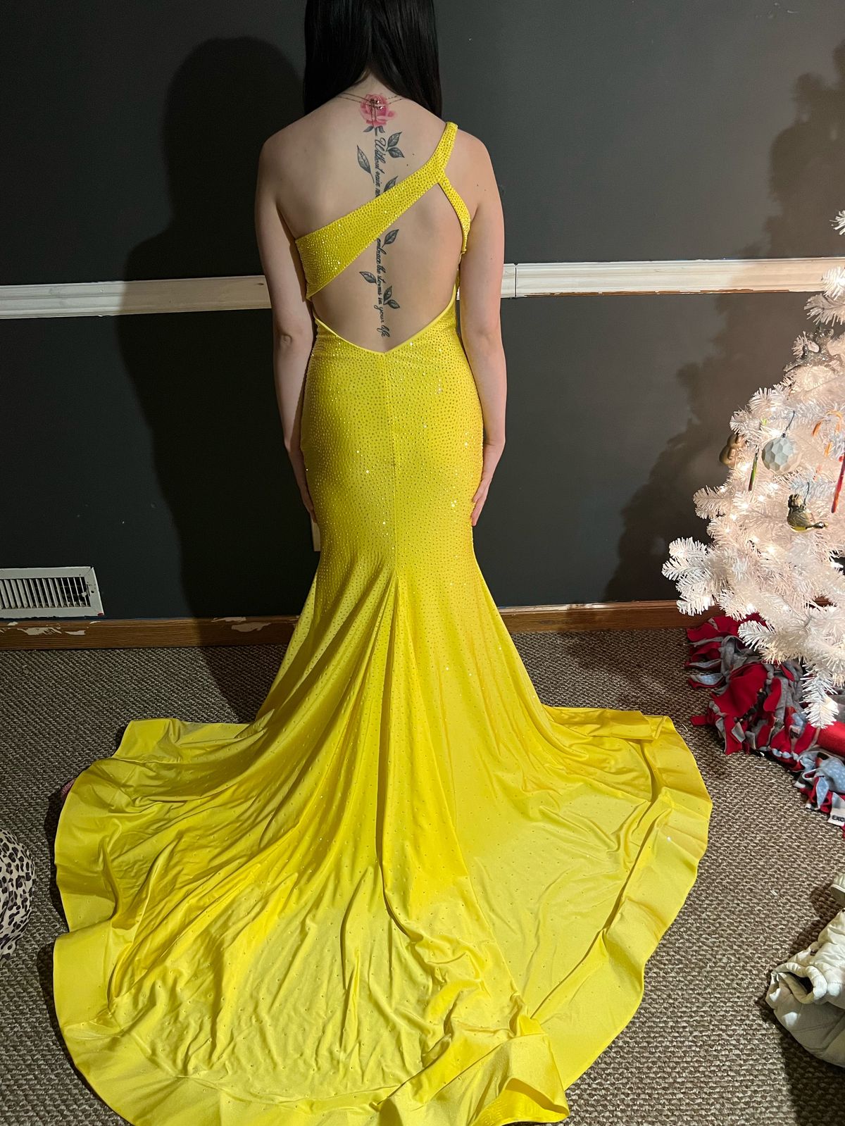 Jovani Size 0 Prom One Shoulder Yellow Side Slit Dress on Queenly