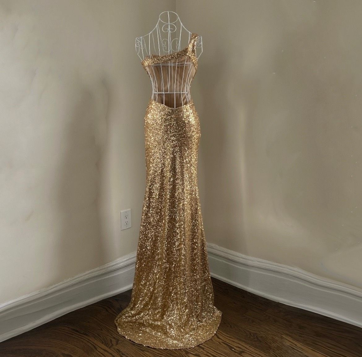 Size 4 Prom Gold A-line Dress on Queenly