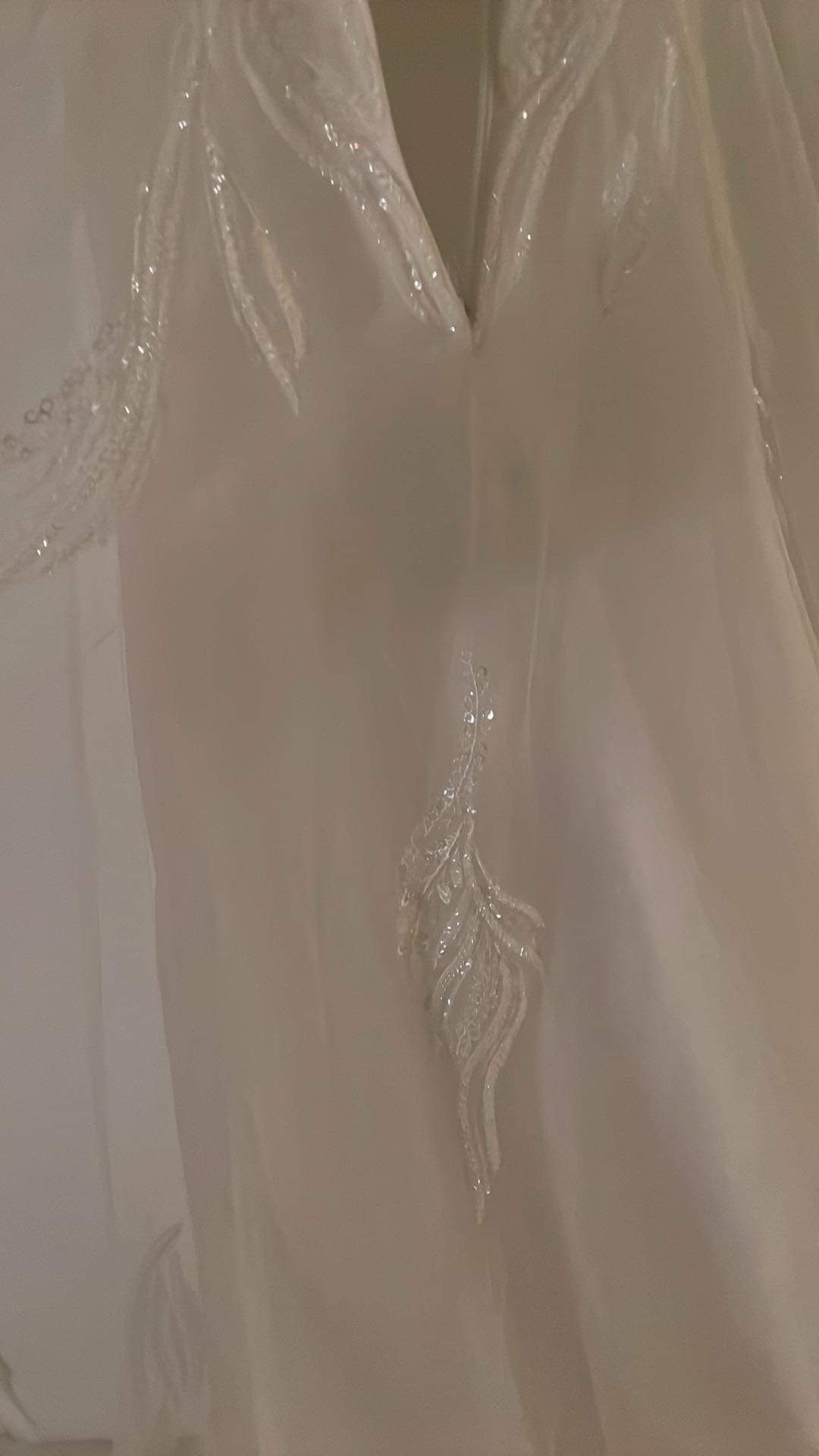 Oleg Cassini Plus Size 20 Wedding Plunge White A-line Dress on Queenly