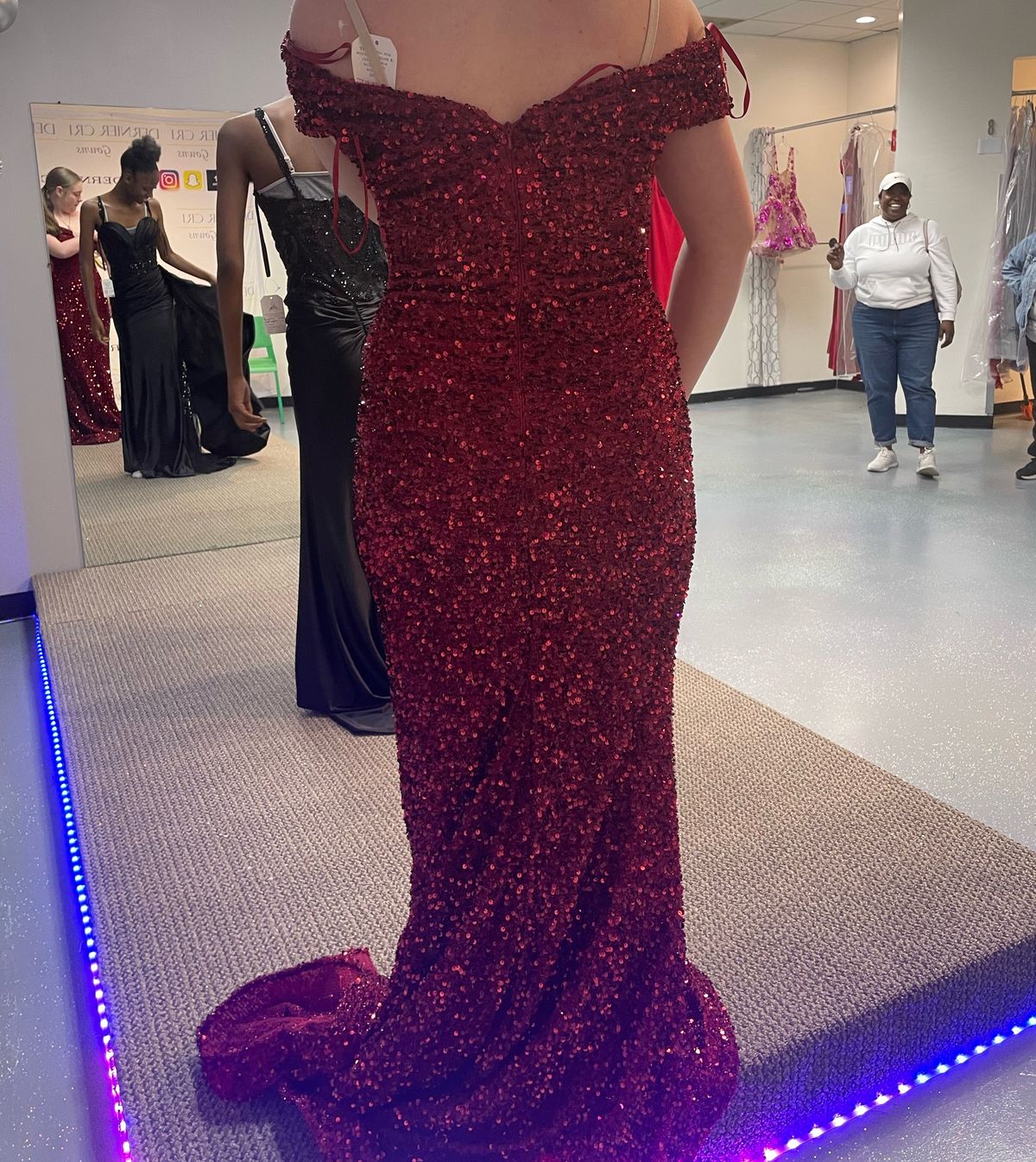 Size 12 Prom Off The Shoulder Red Mermaid Dress on Queenly
