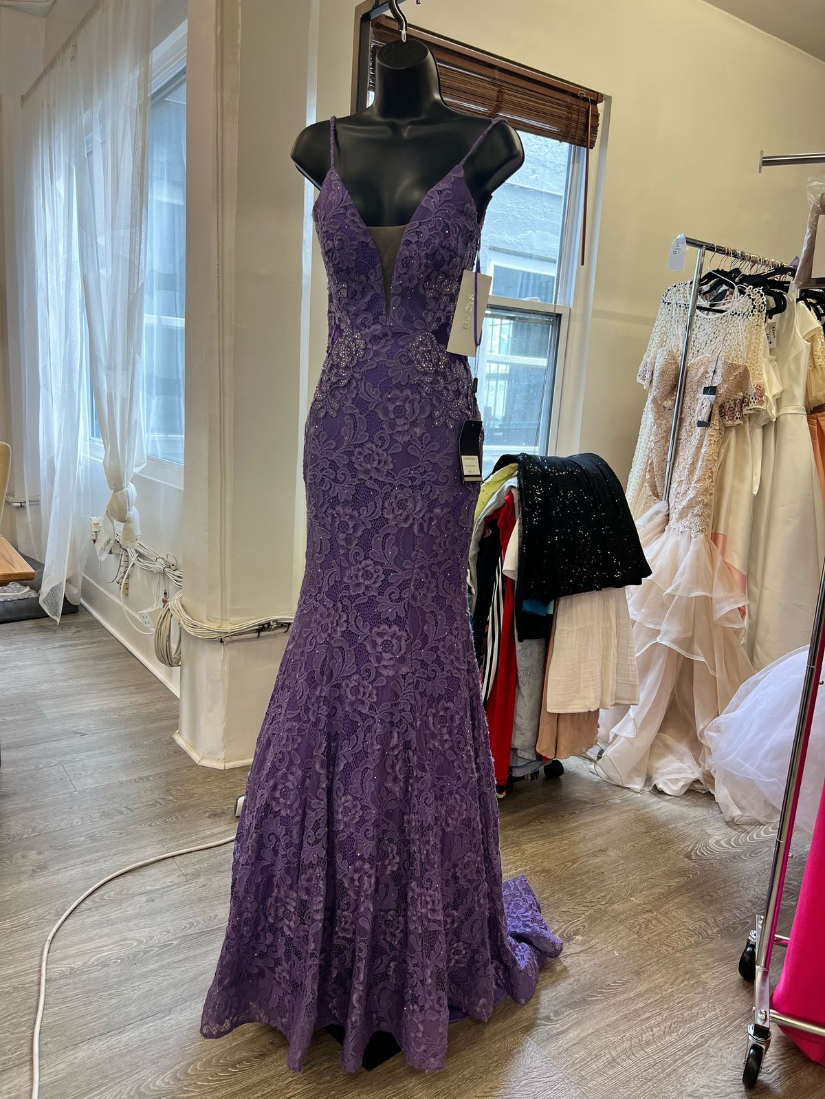 Style 31512 La Femme Size 0 Prom Plunge Purple Mermaid Dress on Queenly