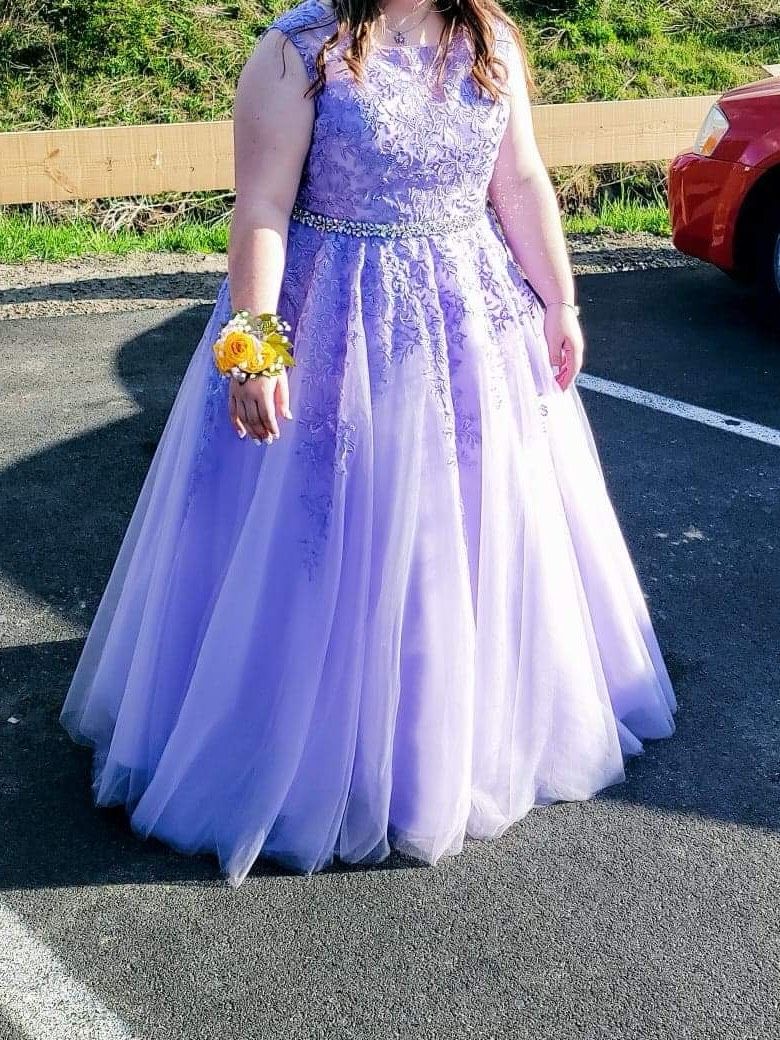 Plus Size 20 Prom Purple Ball Gown on Queenly