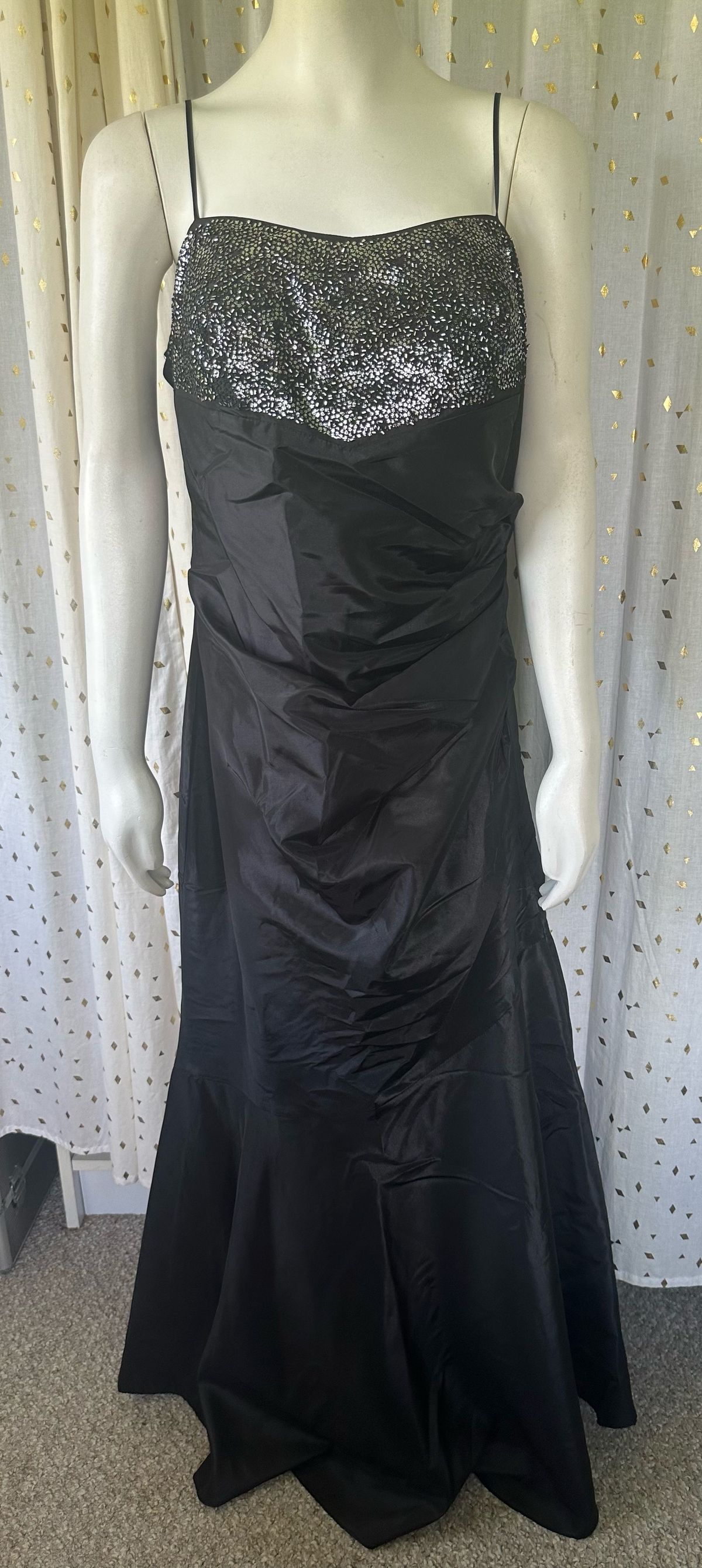 Ceci USA Size XL Prom Plunge Black Mermaid Dress on Queenly