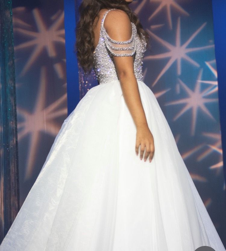 Sherri Hill Size 10 Prom White Ball Gown on Queenly