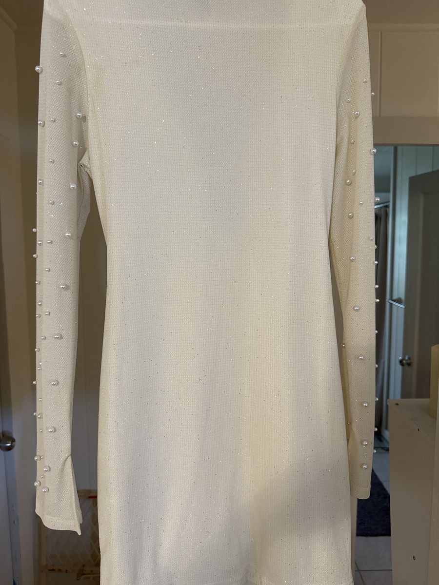 Size L Homecoming Long Sleeve White Cocktail Dress on Queenly