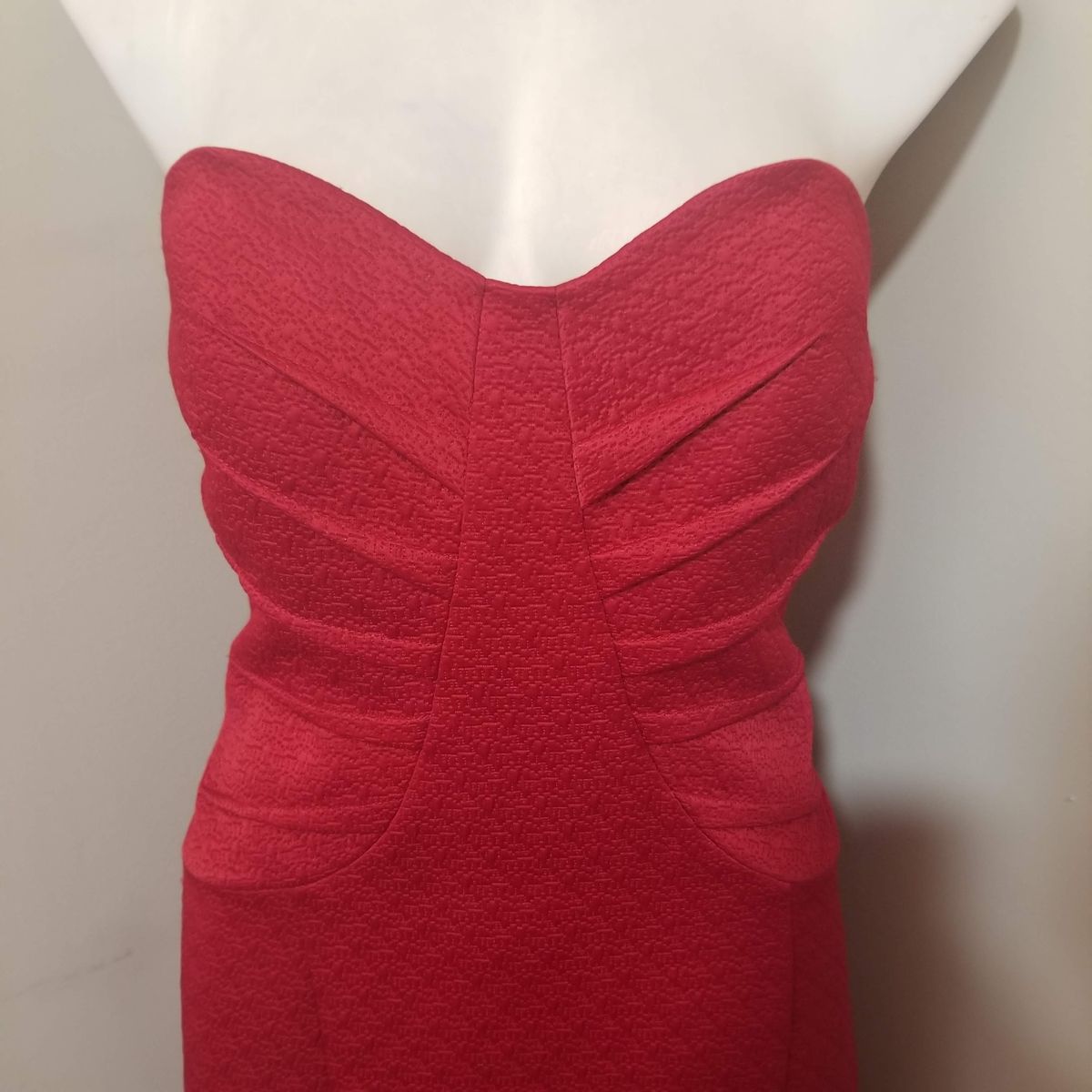 David Meister Size 8 Strapless Red Mermaid Dress on Queenly